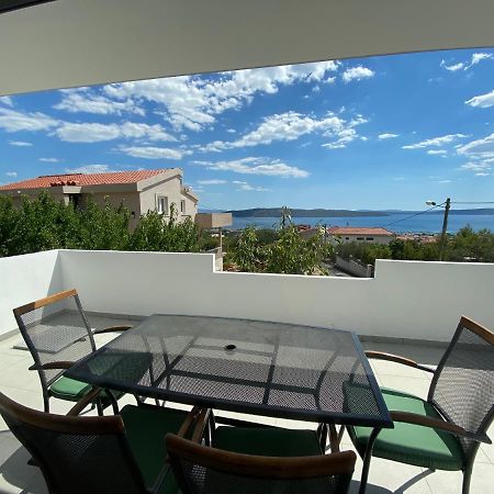 KaštelaApartman Mila公寓 外观 照片
