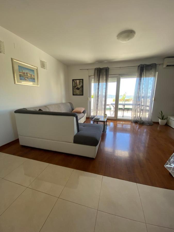 KaštelaApartman Mila公寓 外观 照片