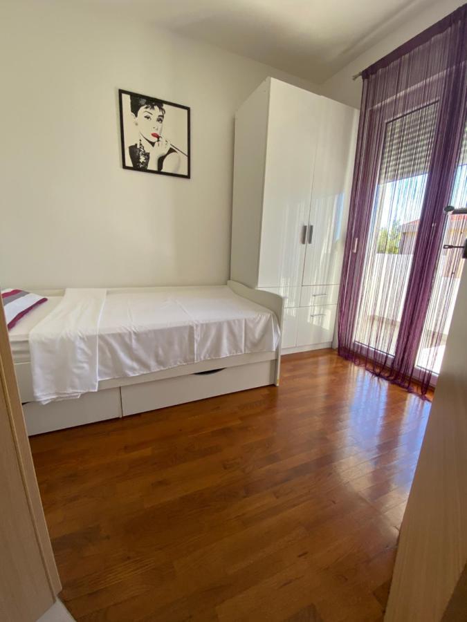 KaštelaApartman Mila公寓 外观 照片