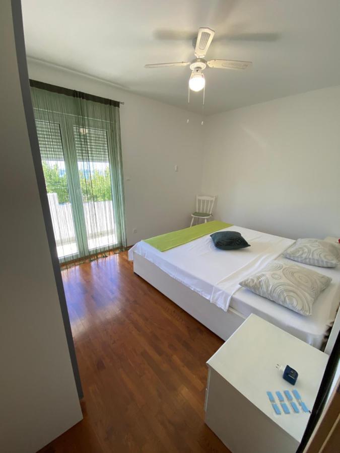 KaštelaApartman Mila公寓 外观 照片
