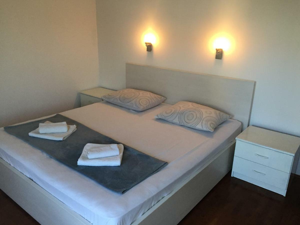 KaštelaApartman Mila公寓 外观 照片