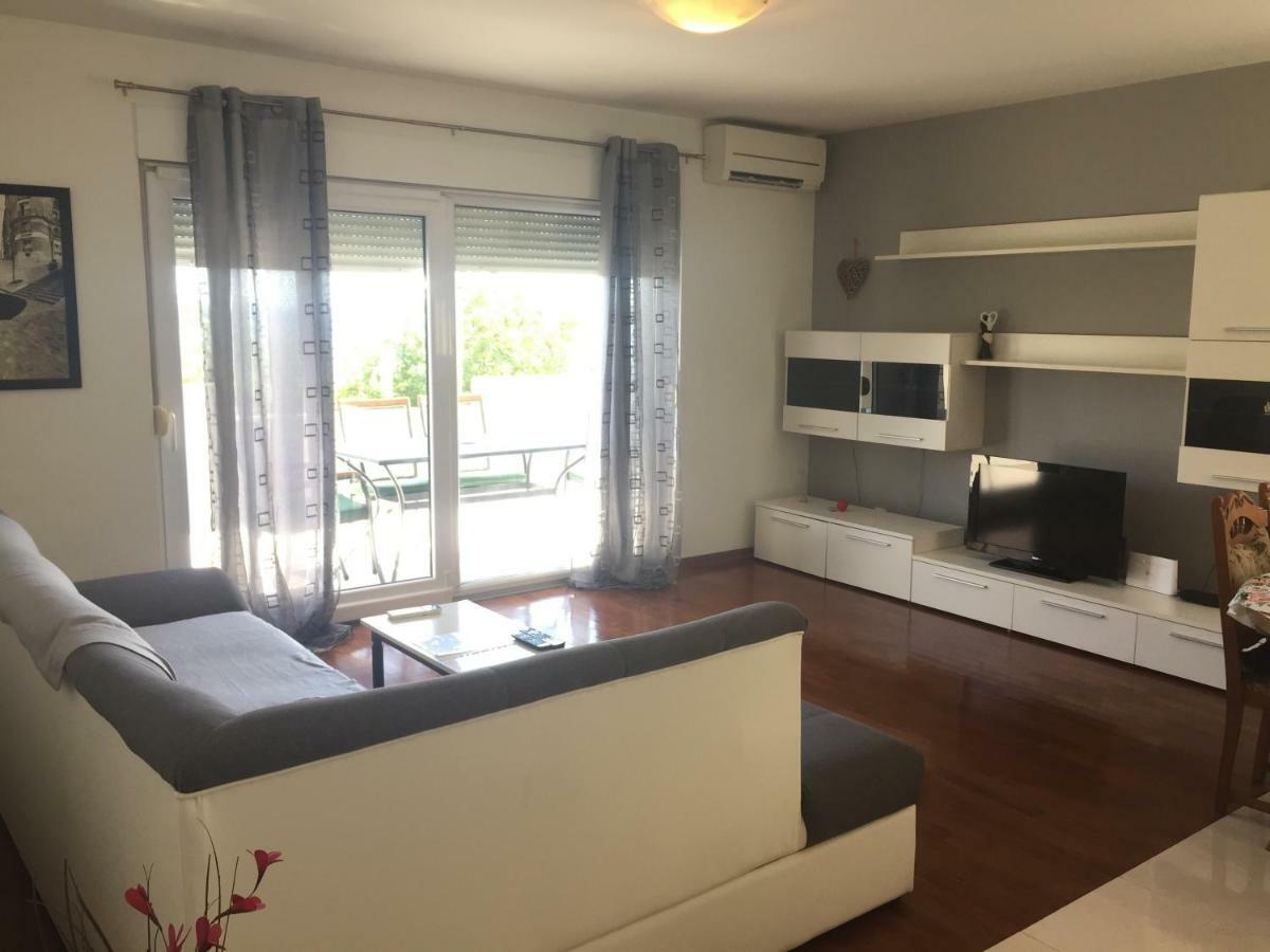 KaštelaApartman Mila公寓 外观 照片